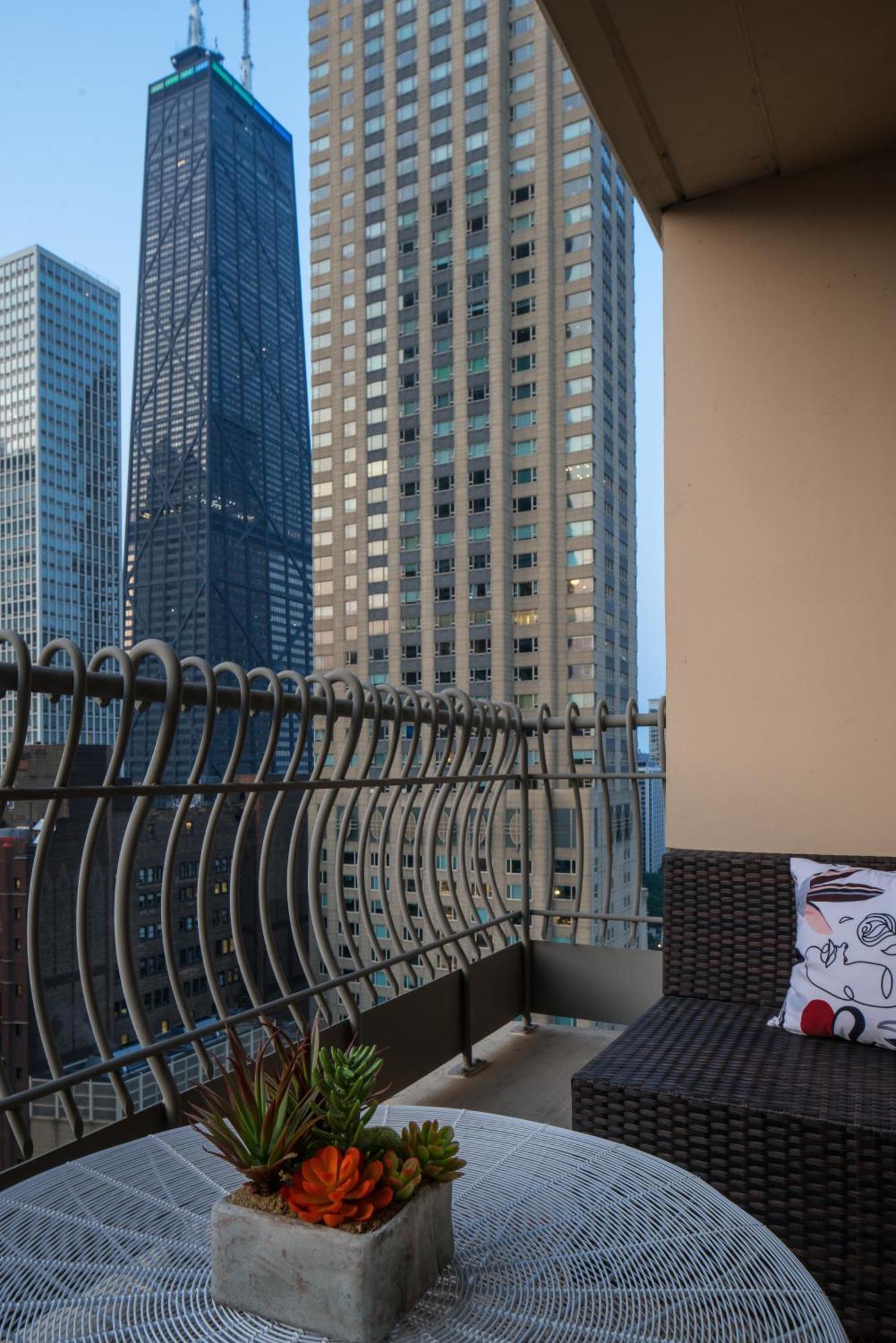 The Bernardin Gold Coast Luxury Apartments Near Magnificent Mile Chicago Luaran gambar